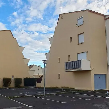Avec Piscine Et Acces Plage, Terrasse, Parking Prive, Animaux Acceptes, Jusqu'a 6 Personnes. - Fr-1-387-102 Apartment *