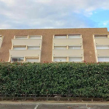 Apartment Avec Piscine Et Acces Plage, Terrasse, Parking Prive, Animaux Acceptes, Jusqu'a 6 Personnes. - Fr-1-387-102 *